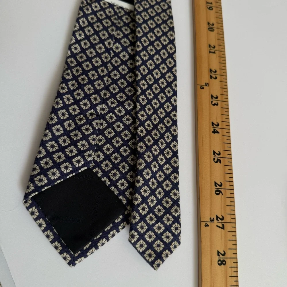 Banana Republic Patterned Tie